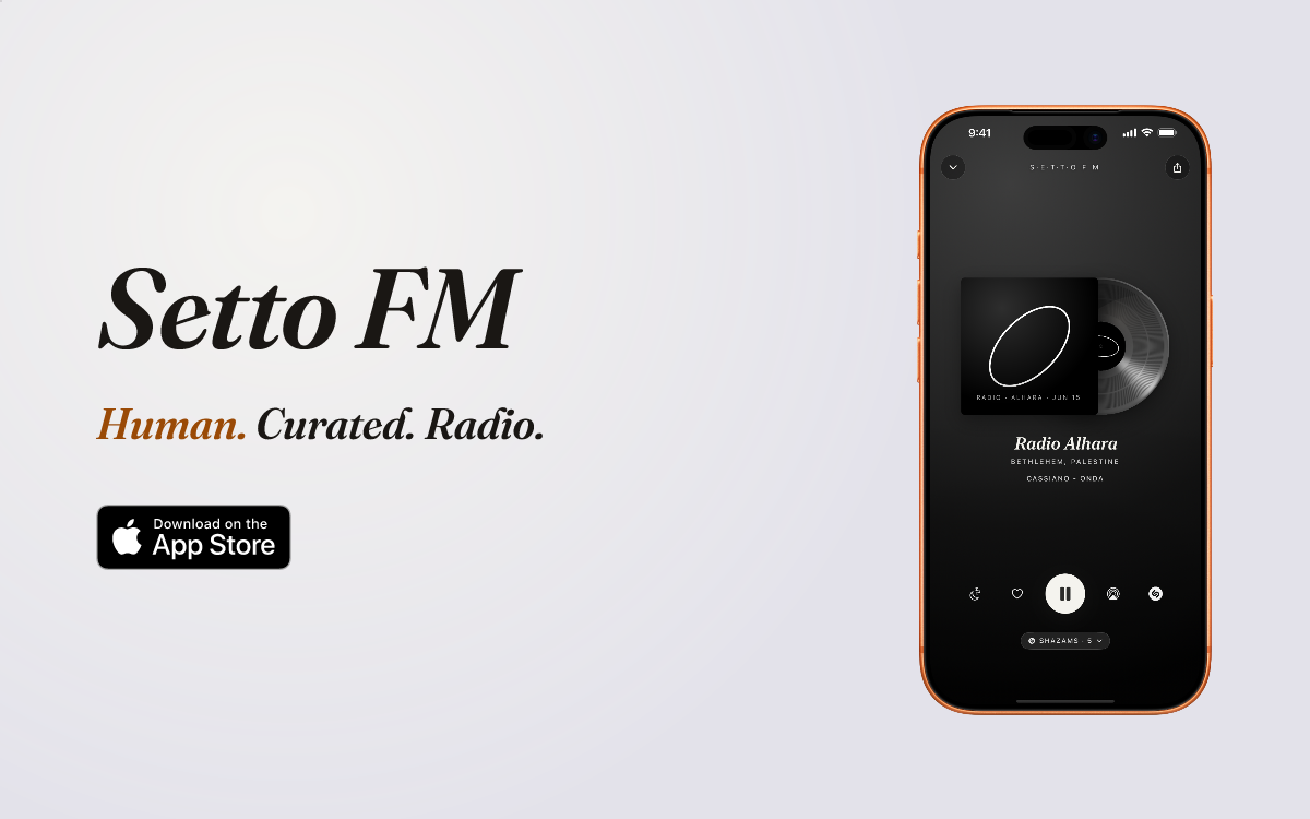 Setto FM web radio running on a MacBook